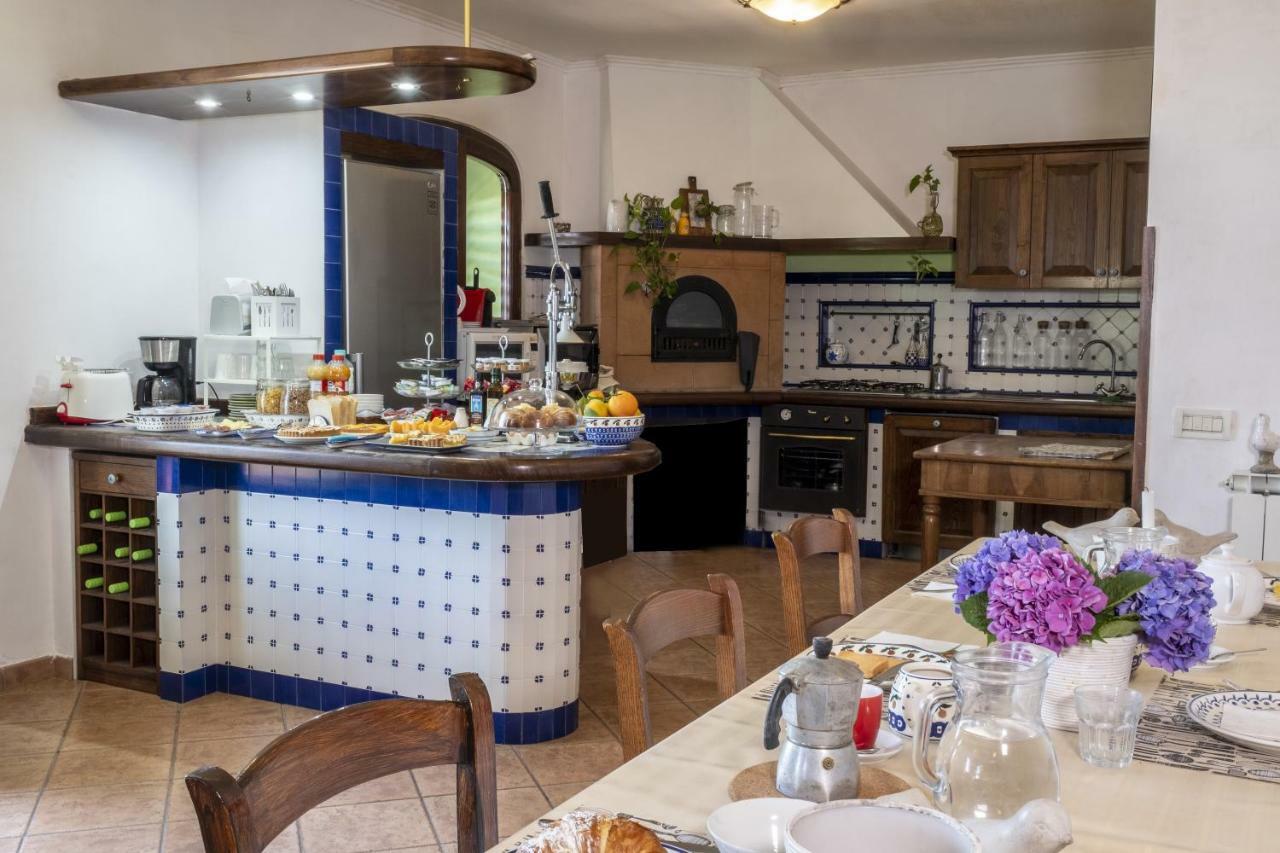 Villa Monica B&B Sorrento Bagian luar foto