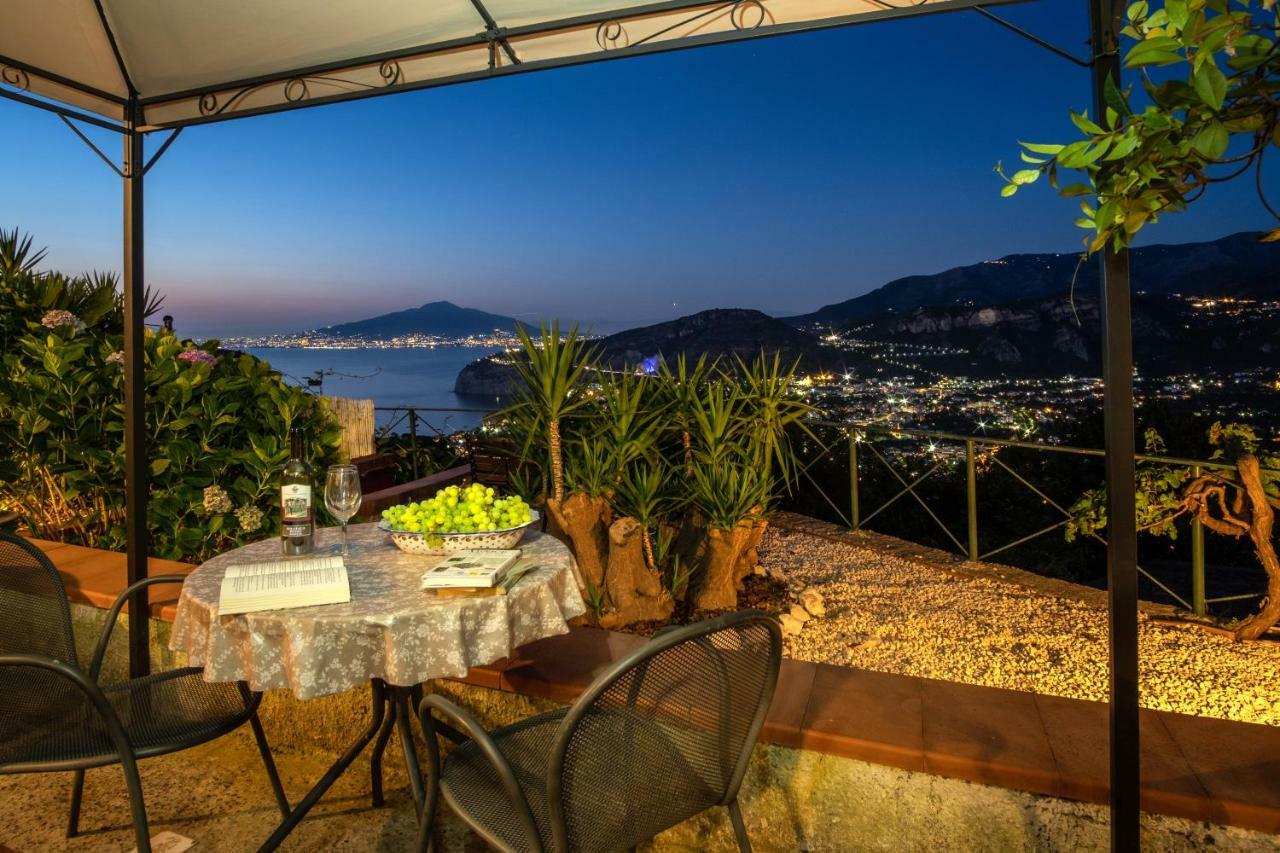 Villa Monica B&B Sorrento Bagian luar foto